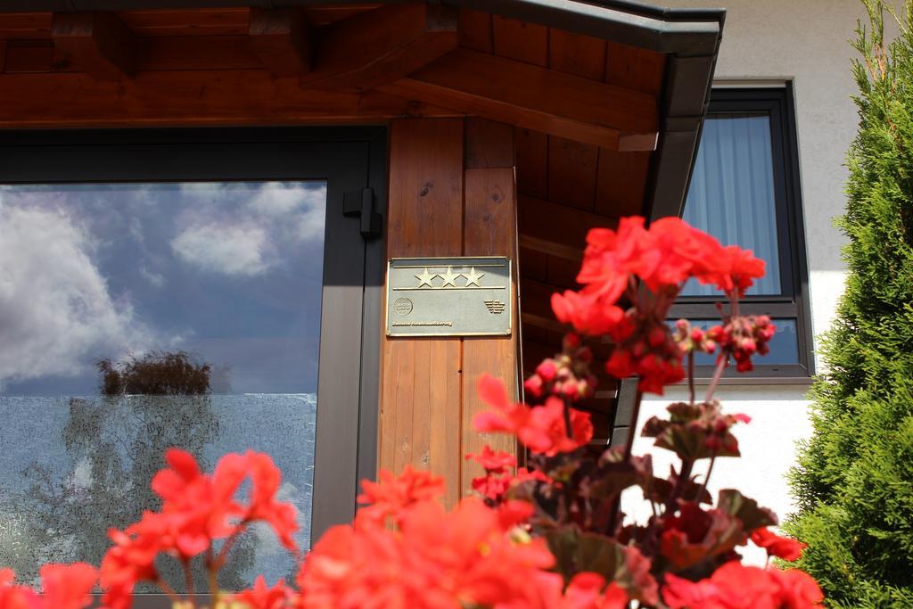 Hotel Drei Lilien Waldbrunn (Baden-Wurttemberg) Exterior foto
