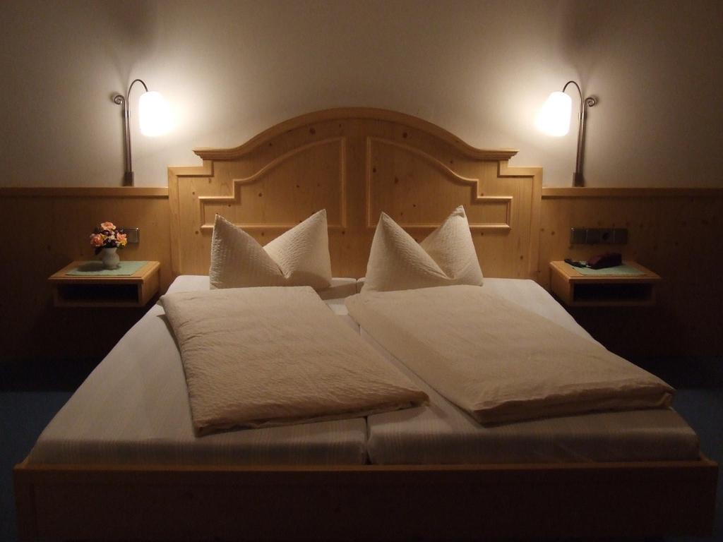 Hotel Drei Lilien Waldbrunn (Baden-Wurttemberg) Quarto foto